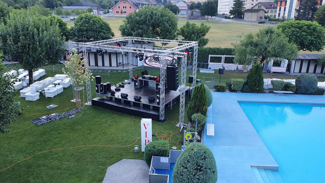 Matériel événementiel professionnel Stage Light & Sound - Sonorisation et éclairage pour fêtes et événements en Suisse