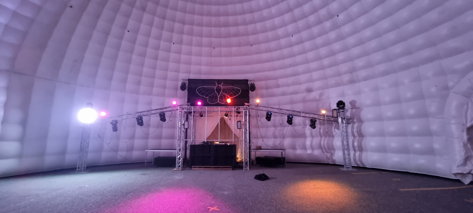 Matériel événementiel professionnel Stage Light & Sound - Sonorisation et éclairage pour fêtes et événements en Suisse