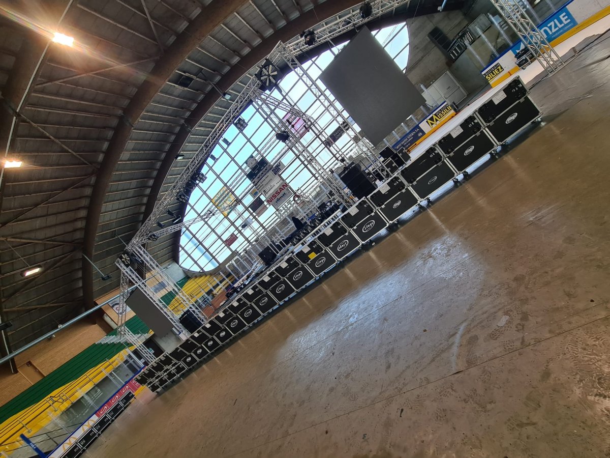 Matériel événementiel professionnel Stage Light & Sound - Sonorisation et éclairage pour fêtes et événements en Suisse