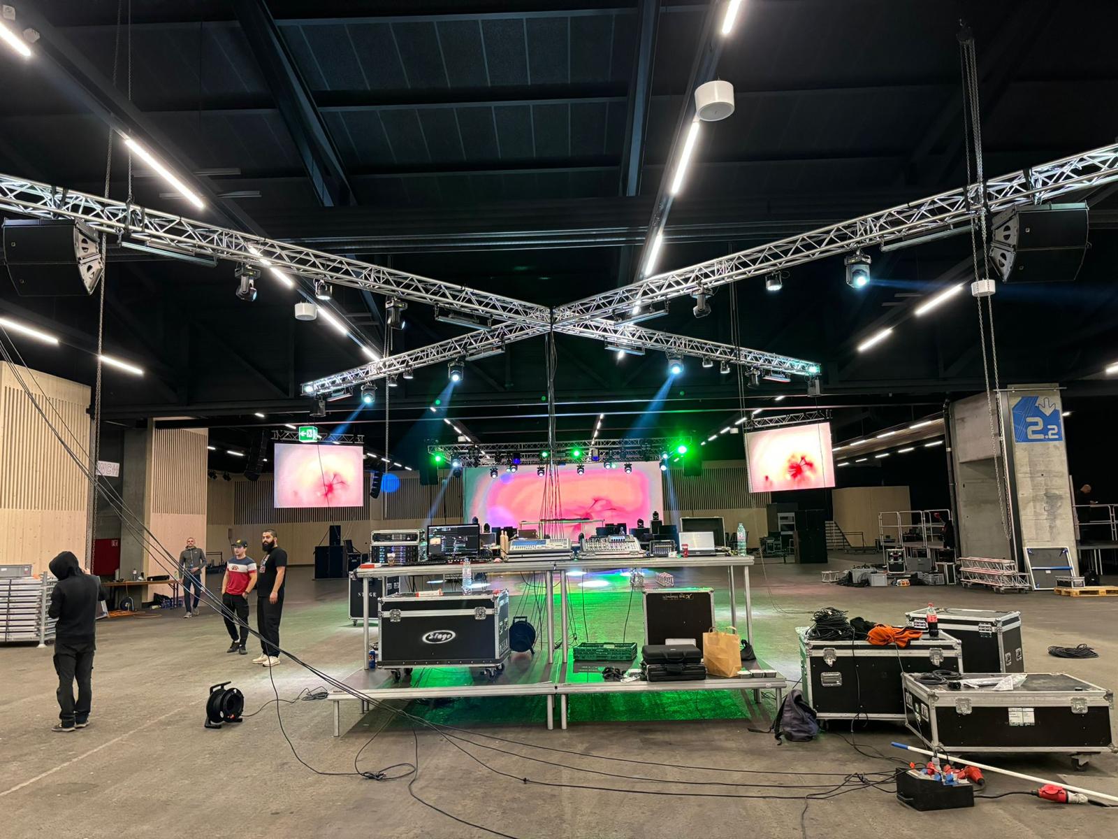 Matériel événementiel professionnel Stage Light & Sound - Sonorisation et éclairage pour fêtes et événements en Suisse